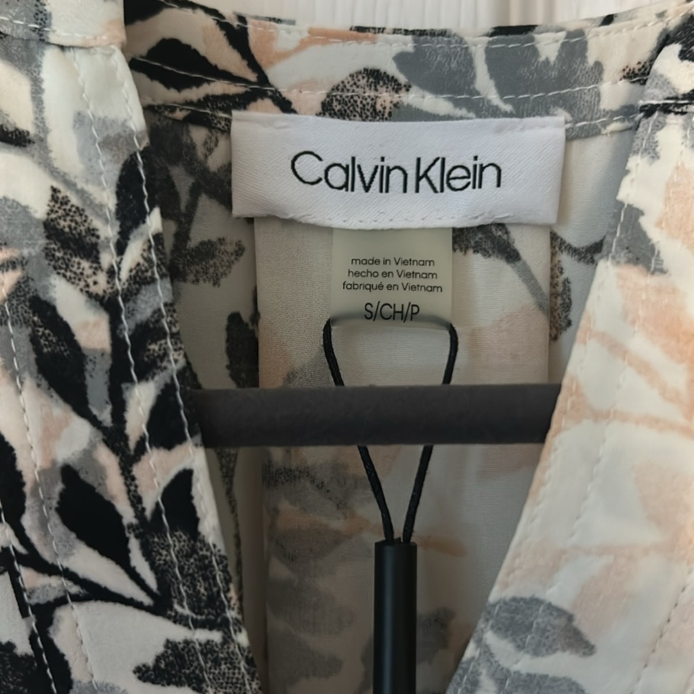 CK Women’s Top - Picture 4 of 5
